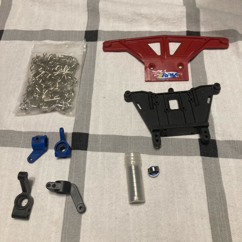 Traxxas Rc parts all used except the clips but in great condition.